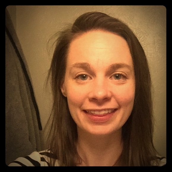 Meet your Posher, Laura - Picture 1 of 1